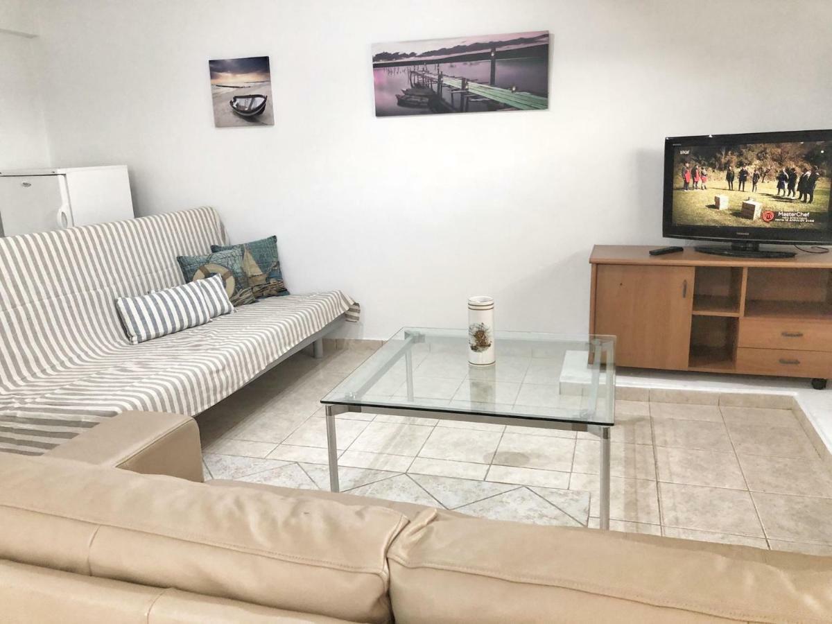 Renovated Close To Wifi Ac Apartment