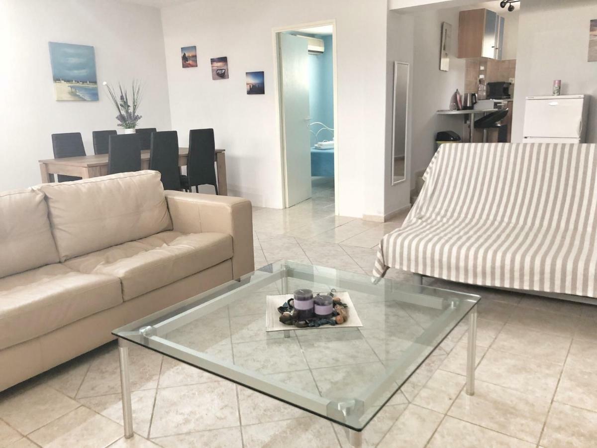 Renovated Close To Wifi Ac Apartment